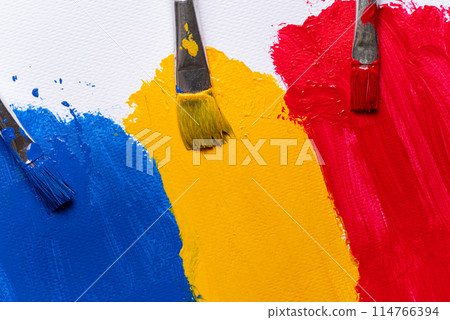 塗得五顏六色 114766394