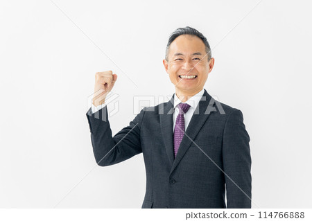 中男商務拳頭姿勢 114766888