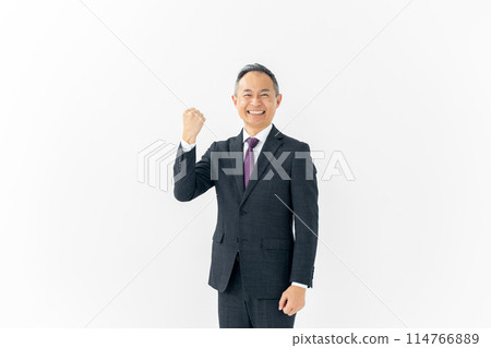 中男商務拳頭姿勢 114766889