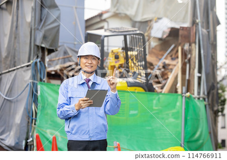 中男工作服現場指點 114766911