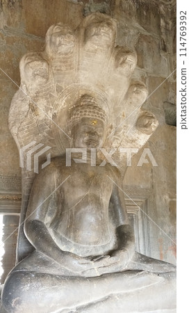 Statues in the third corridor of Angkor Wat [Siem Reap, Cambodia] 114769392