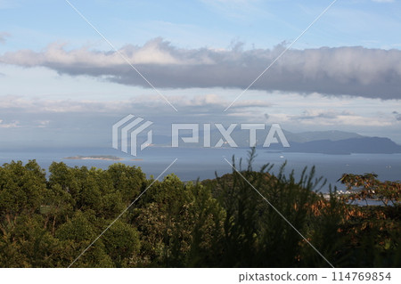 Inujima from Mt. Kinko, Shodoshima Inujima from Mt. Kinko, Shodoshima 114769854