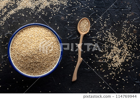 Quinoa in a bowl, healthy organic wood, uncooked 114769944