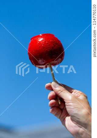 Apple candy 114770110