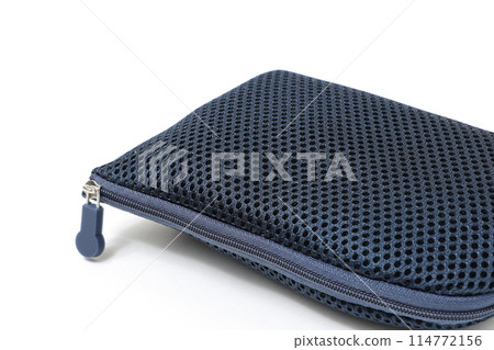 Pouches, containers, storage containers, pochettes, daily necessities, daily necessities, everyday items, small items, bags, zippers 114772156