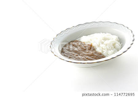 白色背景下的單張簡單咖哩和米飯 白色背景下的單張簡單咖哩和米飯 114772695