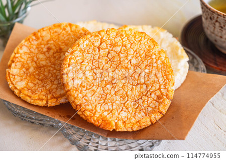 Rice crackers with sweet soy sauce 114774955