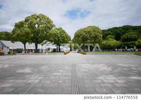 Beautiful scenery in front of a tourist facility Beautiful scenery in front of a tourist facility 114776558