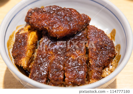 Delicious miso katsudon Delicious miso katsudon 114777180