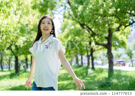年輕女性的美麗形象 年輕女性的美麗形象 114777653
