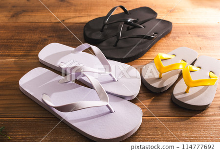 Beach sandal  114777692