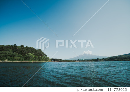 搭船遊覽河口湖，觀賞富士山 114778023