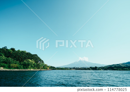 搭船遊覽河口湖，觀賞富士山 114778025