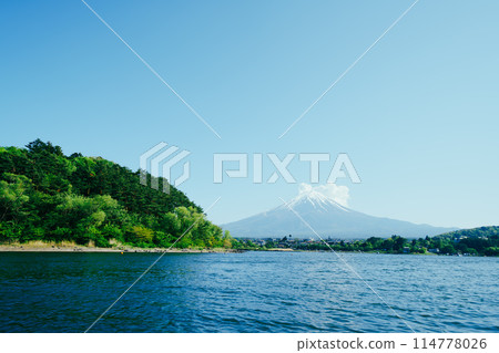 Take a boat ride on Lake Kawaguchi and see Mt. Fuji Take a boat ride on Lake Kawaguchi and see Mt. Fuji 114778026