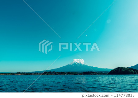Take a boat ride on Lake Kawaguchi and see Mt. Fuji Take a boat ride on Lake Kawaguchi and see Mt. Fuji 114778033