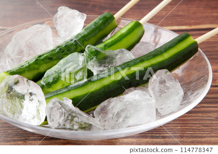 Cooled cucumber 114778347