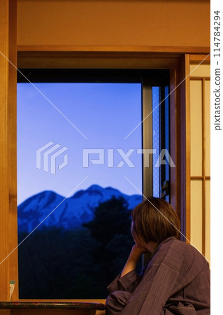From outside the window 114784294