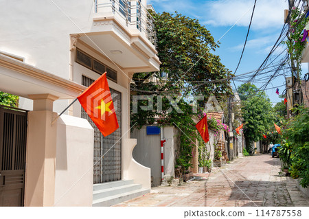 Alley in Dong Lam village, Hanoi, Vietnam, designated as a national cultural property 114787558