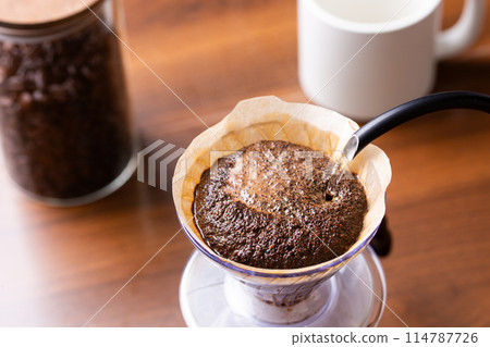 Drip Coffee 114787726