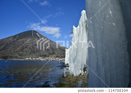 Mt. Nantai on the ice wall at Utagahama Beach on the east shore of Lake Chuzenji 114788104