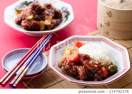 咕嚕肉飯（咕嚕肉飯）中餐 114792376