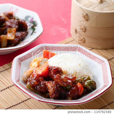 咕嚕肉飯（咕嚕肉飯）中餐 114792380