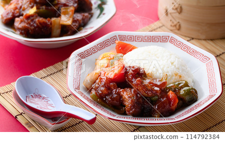 咕嚕肉飯（咕嚕肉飯）中餐 114792384