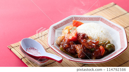 咕嚕肉飯（咕嚕肉飯）中餐 114792386