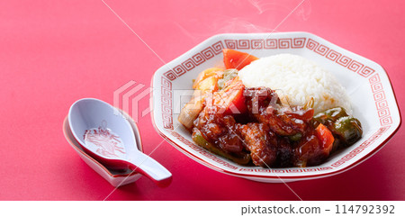 咕嚕肉飯（咕嚕肉飯）中餐 114792392