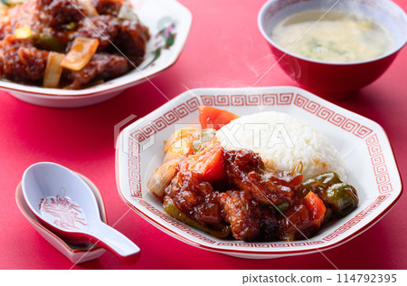 咕嚕肉飯（咕嚕肉飯）中餐 114792395