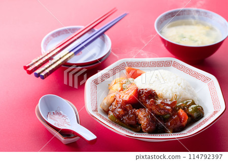 咕嚕肉飯（咕嚕肉飯）中餐 114792397