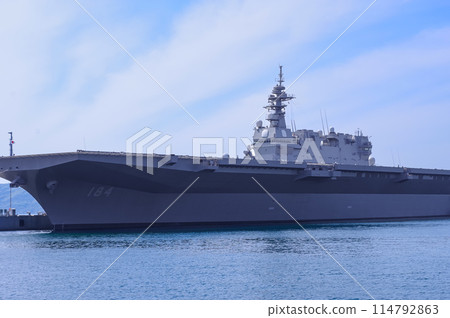 The Japan Maritime Self-Defense Force's aircraft carrier-type destroyer Kaga 114792863