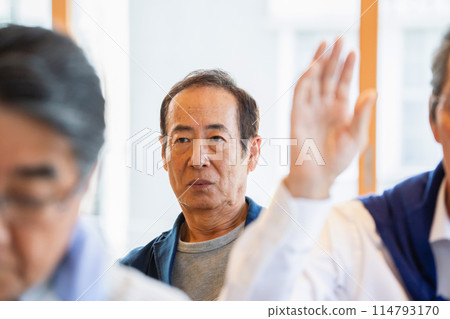 參加研討會的前輩 114793170
