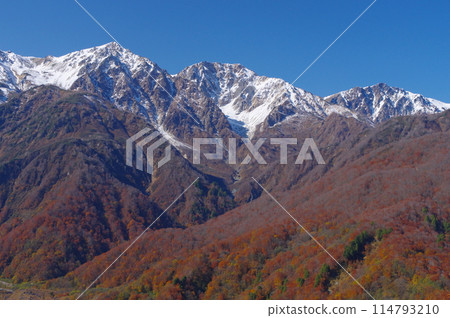 Mt. Hakuba in autumn as seen from the Kitaone Plateau Mt. Hakuba in autumn as seen from the Kitaone Plateau 114793210