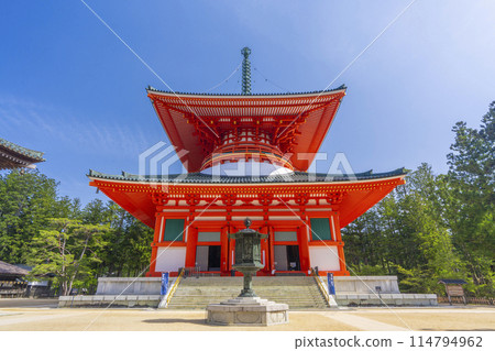 Early summer at Mount Koya: Danjo Garan, Konpon Daito Early summer at Mount Koya: Danjo Garan, Konpon Daito 114794962