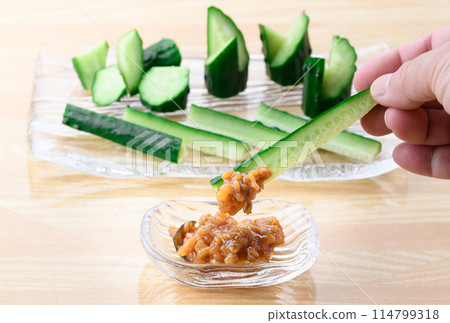 Morokyu (Cucumber and Kinzanji Miso) 114799318