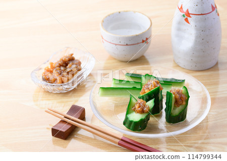Morokyu (Cucumber and Kinzanji Miso) 114799344