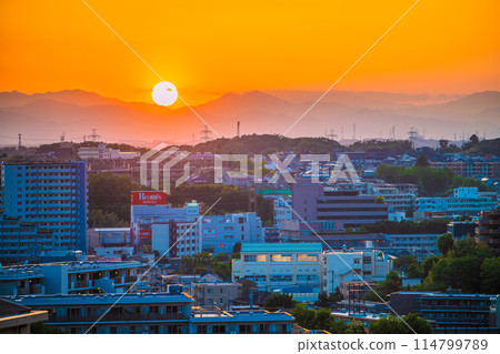 Yokohama cityscape in Japan, overlooking Azamino Station and the sunset (Rooms Taishodo Azamino store) 114799789