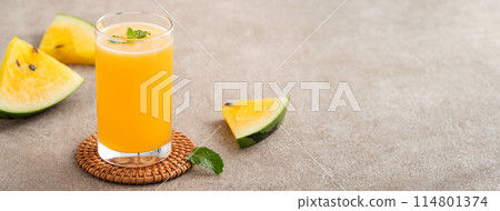 西瓜汁 西瓜 小玉 黃色 Yellow watermelon juice スイカ 黄色 黄西瓜 114801374