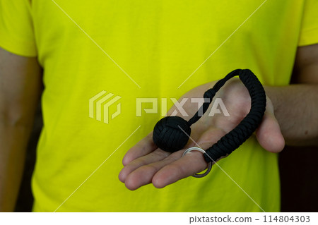 Compact baton for self-defense, keychain made of paracord Compact baton for self-defense, keychain made of paracord 114804303