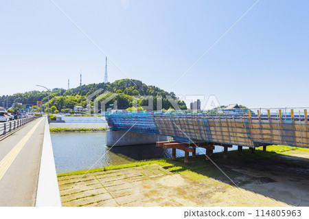 Bridge construction on the Hirose River 114805963