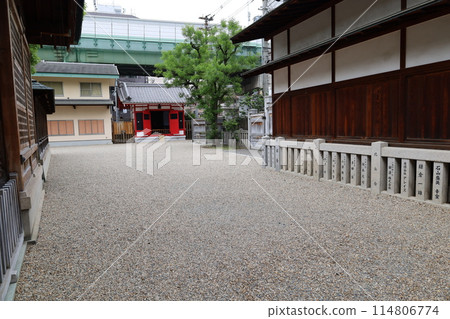 Shrine in Osaka city: Distant view of the Inari shrine in the grounds of Imamiya Ebisu Shrine 114806774
