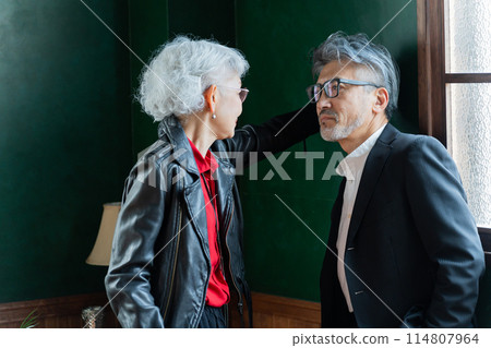 資深夫婦到牆壁唐 資深夫婦到牆壁唐 114807964