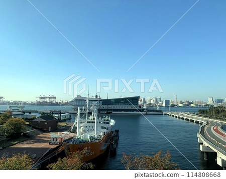 Tokyo International Cruise Terminal and the Antarctic research vessel Soya Tokyo International Cruise Terminal and the Antarctic research vessel Soya 114808668
