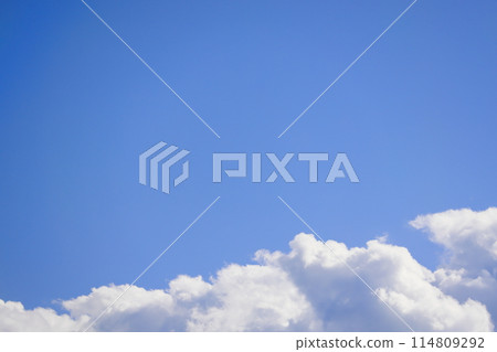 藍天白雲(背景素材) 藍天白雲(背景素材) 114809292
