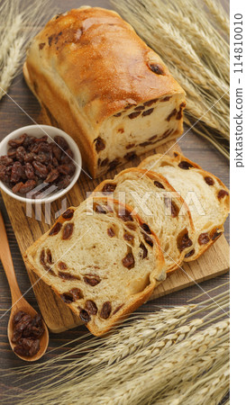 葡萄乾麵包圖片 | 葡萄乾麵包,葡萄乾和麥穗 葡萄乾麵包圖片 | 葡萄乾麵包,葡萄乾和麥穗 114810010