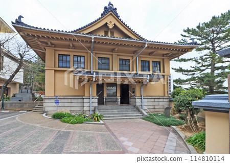 The Sino-Japanese Peace Memorial Museum, adjacent to Shunpanro in Amidaji-cho, Shimonoseki City 114810114