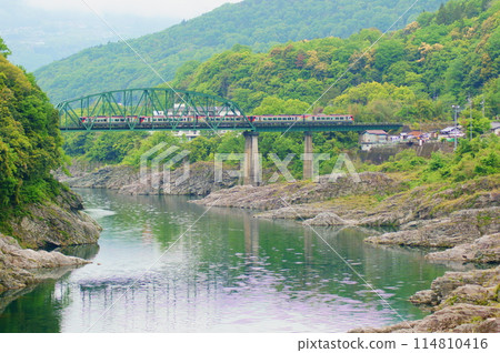 2700系列南風穿越第一吉野川大橋 114810416
