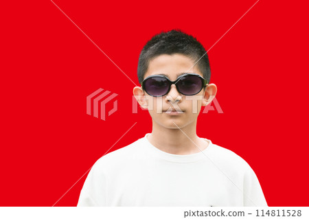 Man wearing sunglasses Man wearing sunglasses 114811528