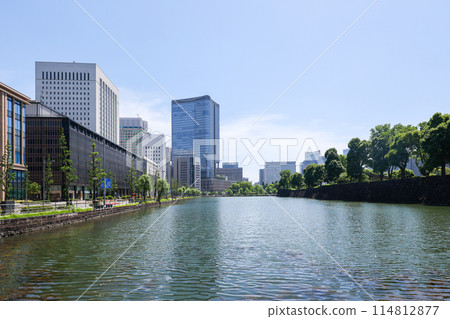View of the moat of the Imperial Palace Outer Gardens and Marunouchi in Chiyoda Ward, Tokyo View of the moat of the Imperial Palace Outer Gardens and Marunouchi in Chiyoda Ward, Tokyo 114812877